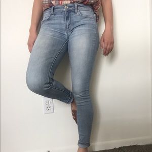 American Eagle Light Wash Jegging